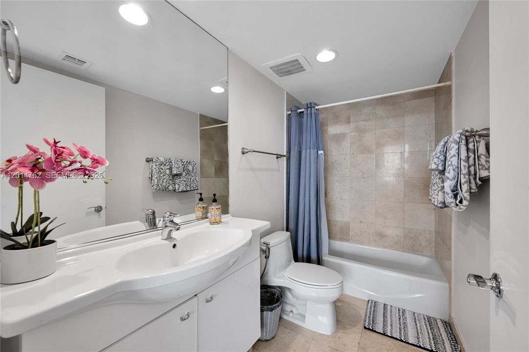 For Sale: $1,399,000 (3 beds, 3 baths, 1675 Square Feet)