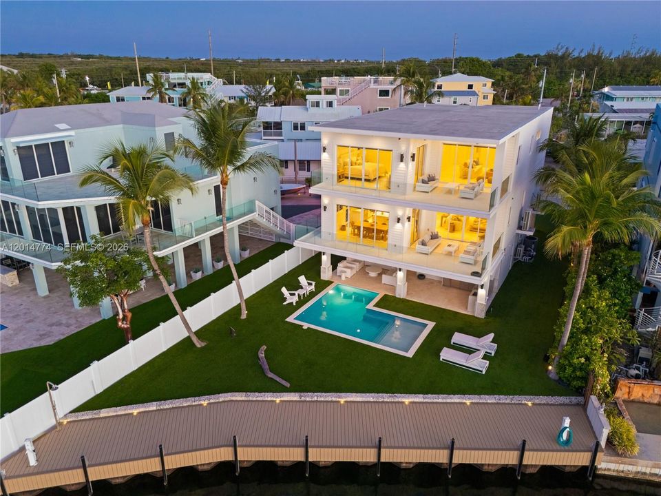 На продажу: $5,499,000 (5 спален, 5 ванн, 3458 Квадратных фут)