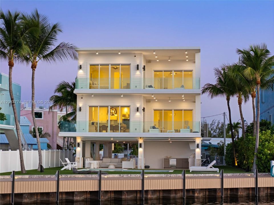 На продажу: $5,499,000 (5 спален, 5 ванн, 3458 Квадратных фут)