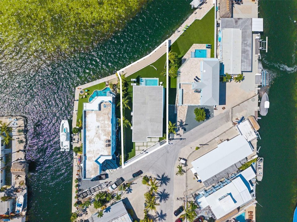 На продажу: $5,499,000 (5 спален, 5 ванн, 3458 Квадратных фут)