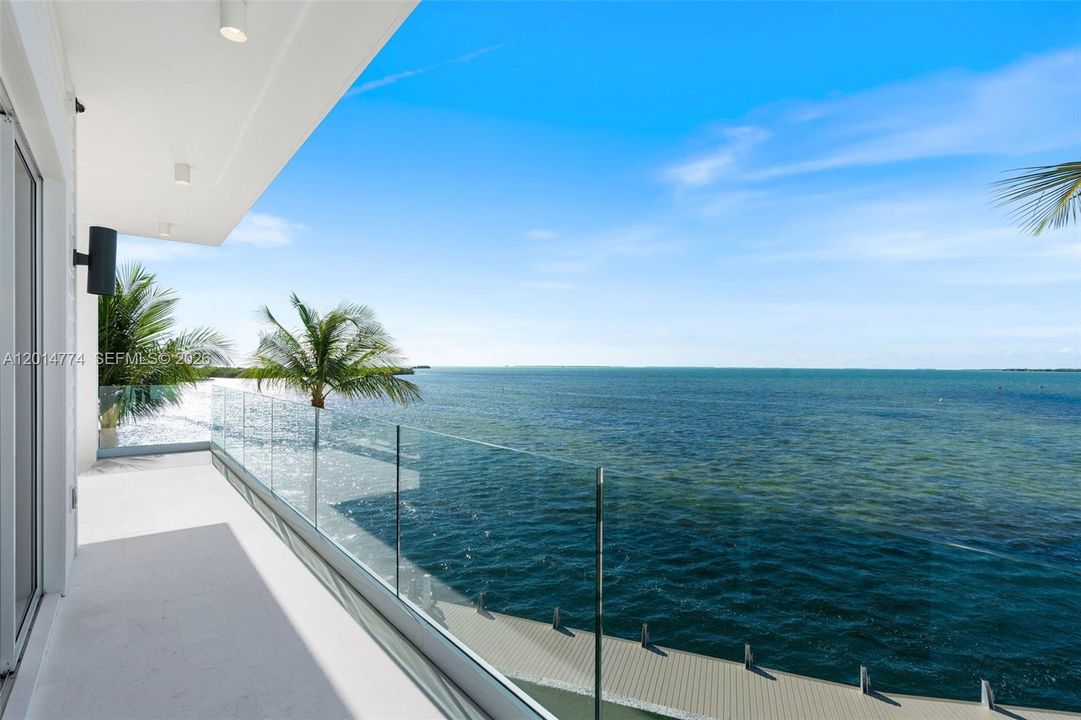 На продажу: $5,499,000 (5 спален, 5 ванн, 3458 Квадратных фут)