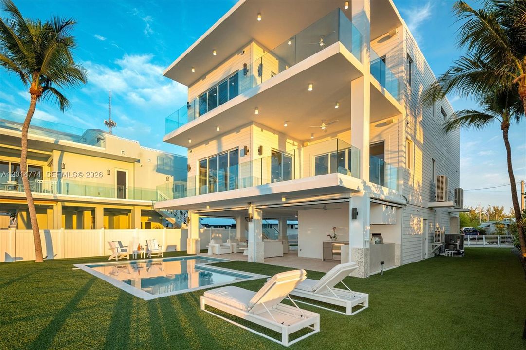 На продажу: $5,499,000 (5 спален, 5 ванн, 3458 Квадратных фут)