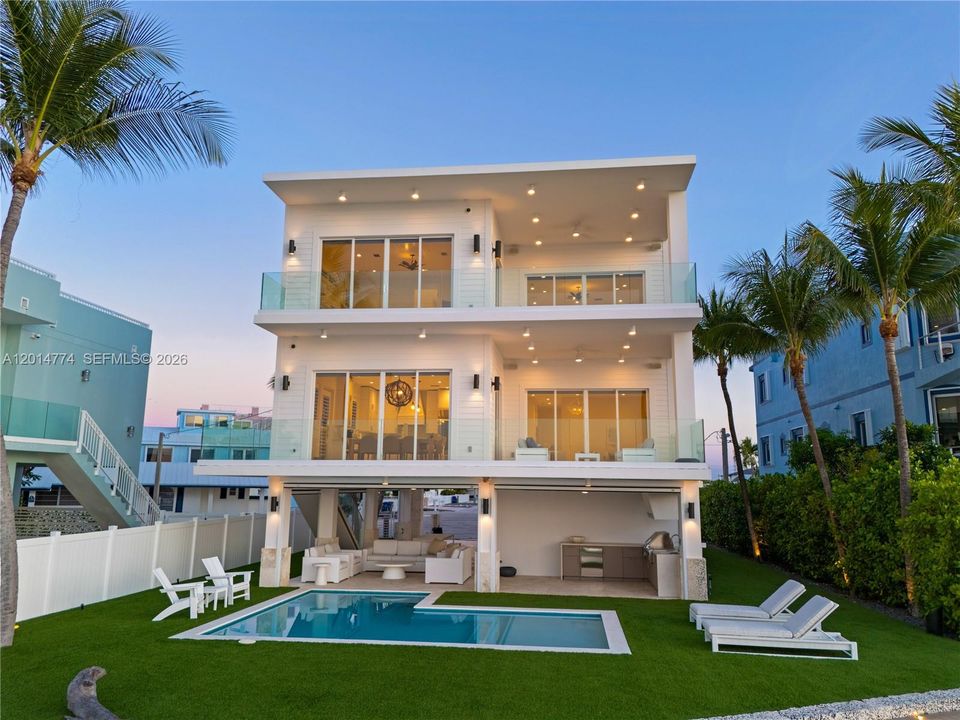 На продажу: $5,499,000 (5 спален, 5 ванн, 3458 Квадратных фут)