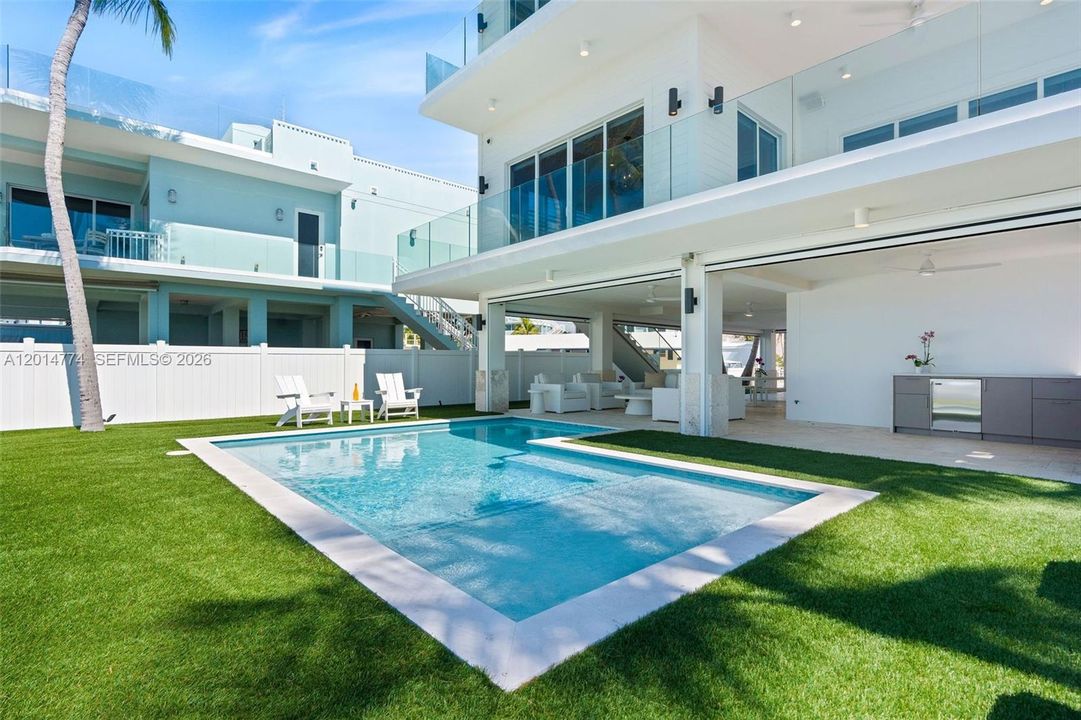 На продажу: $5,499,000 (5 спален, 5 ванн, 3458 Квадратных фут)