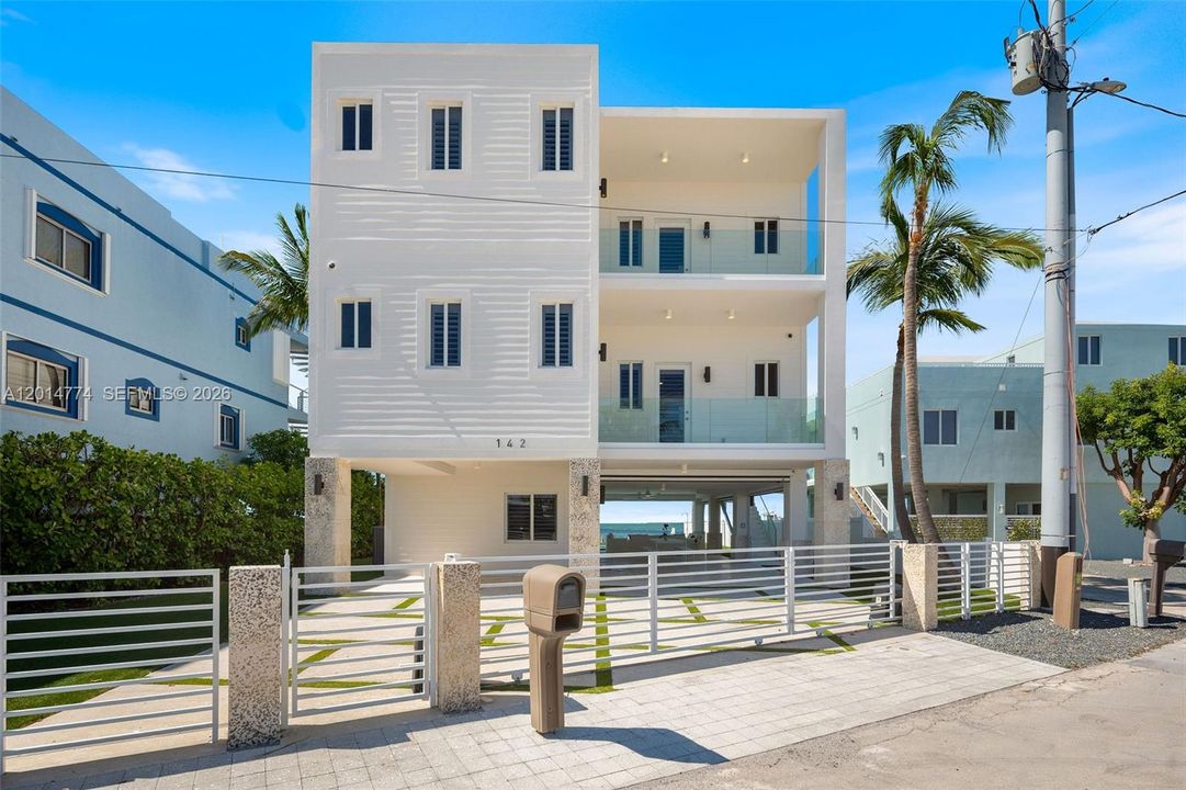 На продажу: $5,499,000 (5 спален, 5 ванн, 3458 Квадратных фут)
