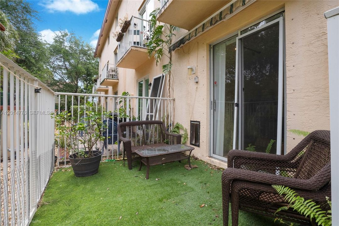 For Sale: $415,000 (3 beds, 3 baths, 1728 Square Feet)