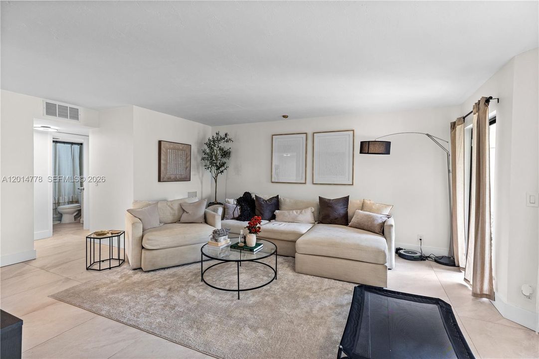 En Venta: $380,000 (2 camas, 2 baños, 1254 Pies cuadrados)