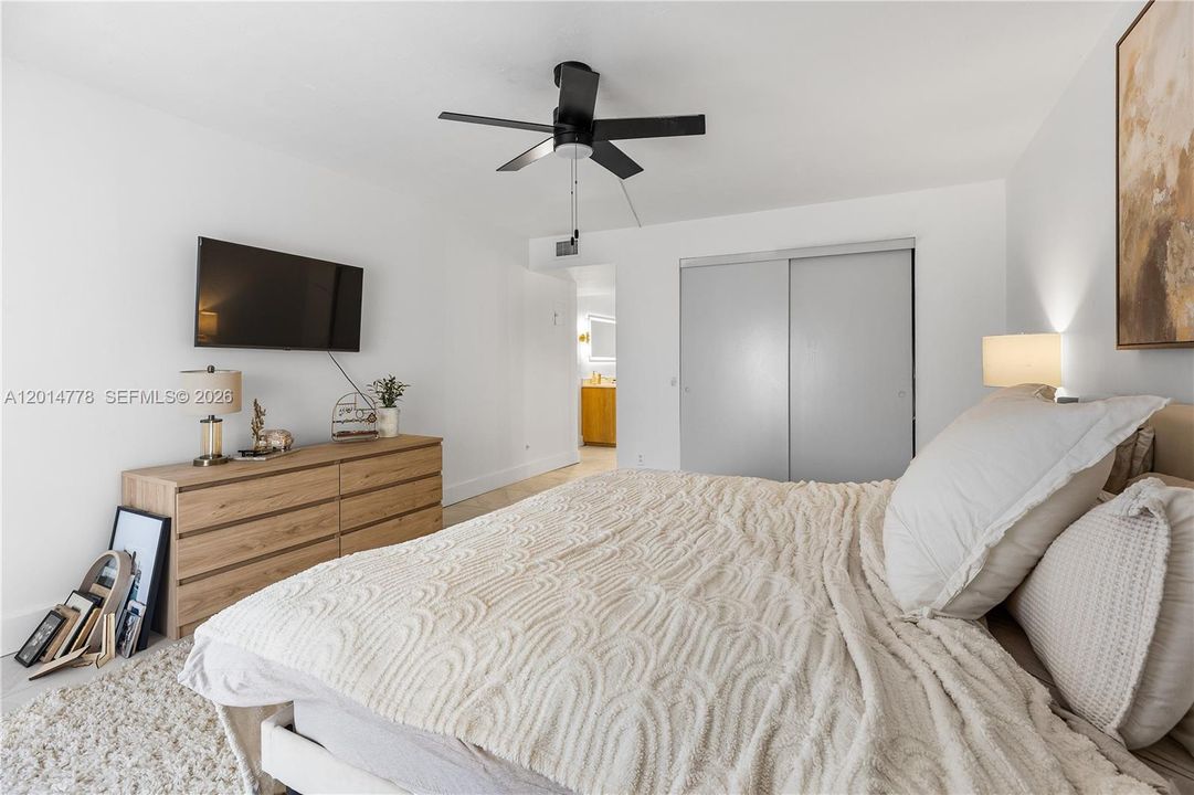 En Venta: $380,000 (2 camas, 2 baños, 1254 Pies cuadrados)