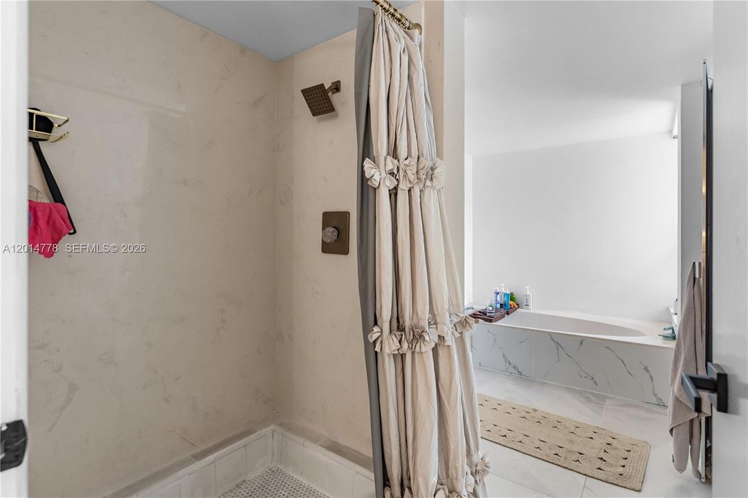 En Venta: $380,000 (2 camas, 2 baños, 1254 Pies cuadrados)