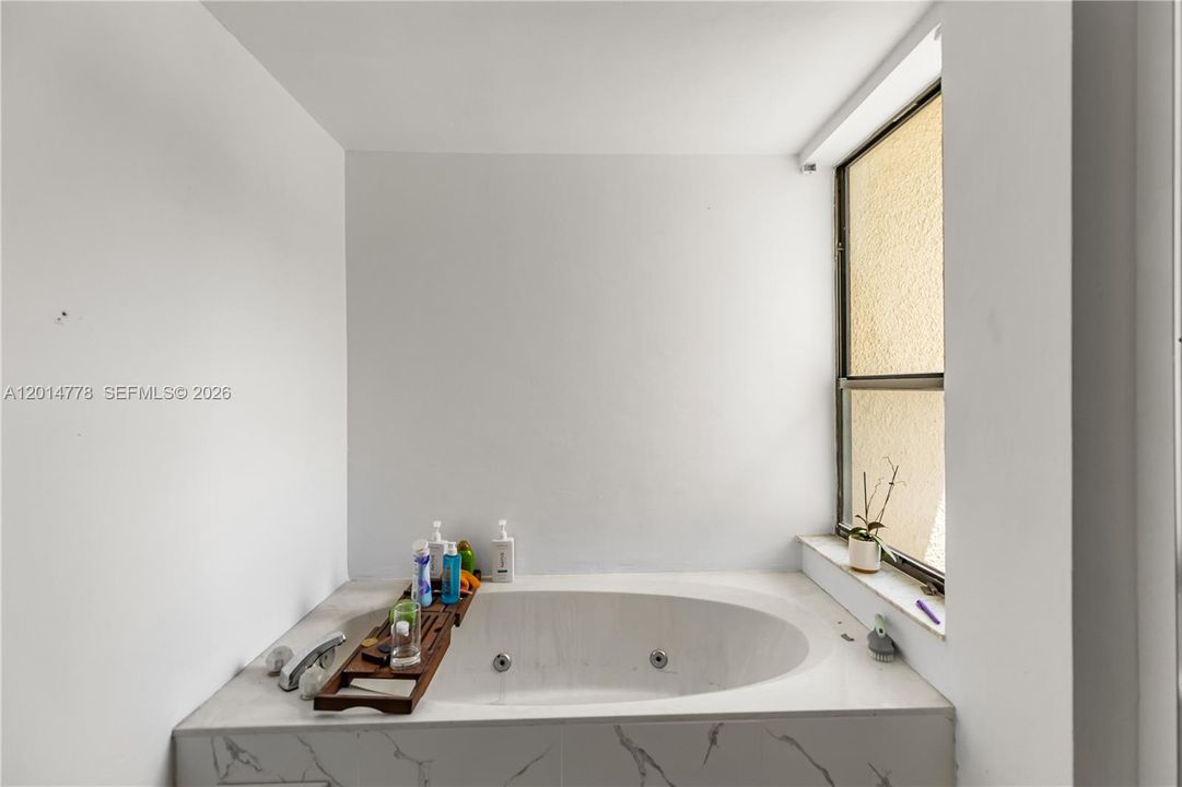 En Venta: $380,000 (2 camas, 2 baños, 1254 Pies cuadrados)