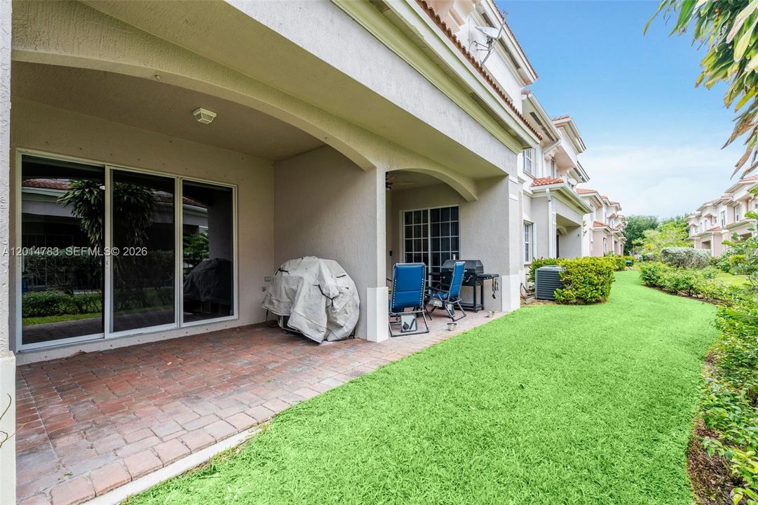 For Sale: $540,000 (3 beds, 2 baths, 2209 Square Feet)