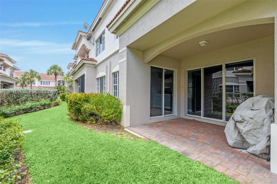 For Sale: $540,000 (3 beds, 2 baths, 2209 Square Feet)