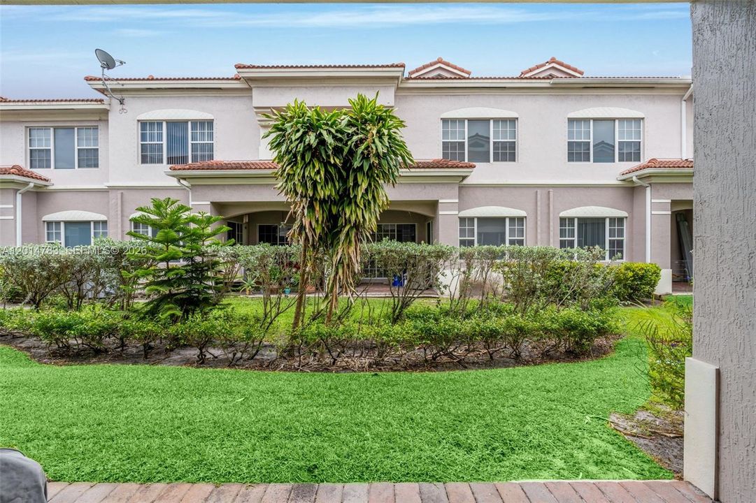 For Sale: $540,000 (3 beds, 2 baths, 2209 Square Feet)