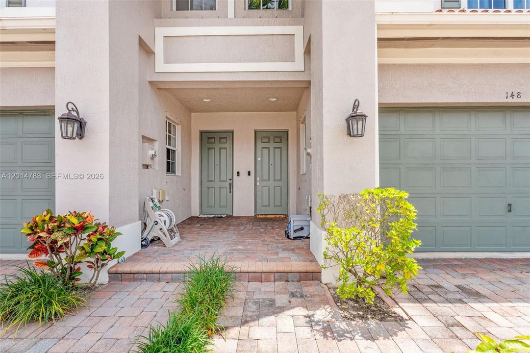 For Sale: $540,000 (3 beds, 2 baths, 2209 Square Feet)
