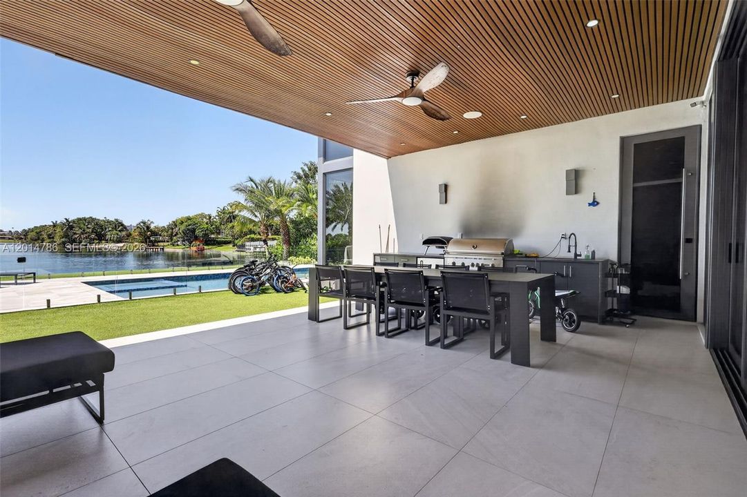 For Rent: $28,000 (6 beds, 5 baths, 3603 Square Feet)