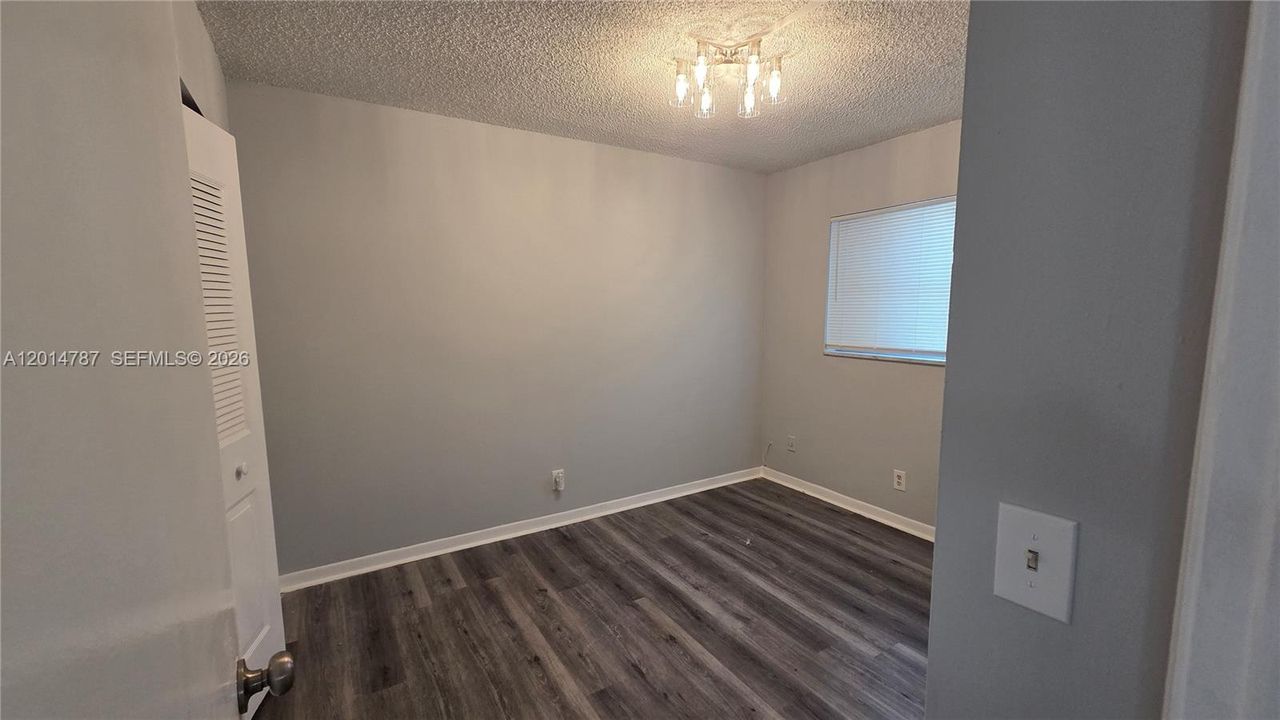 Active With Contract: $1,650 (2 beds, 1 baths, 754 Square Feet)
