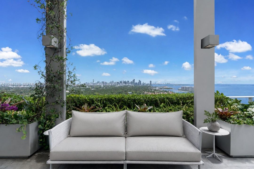 For Sale: $20,900,000 (5 beds, 5 baths, 7061 Square Feet)