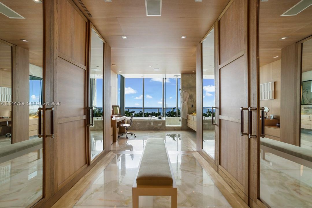 For Sale: $20,900,000 (5 beds, 5 baths, 7061 Square Feet)