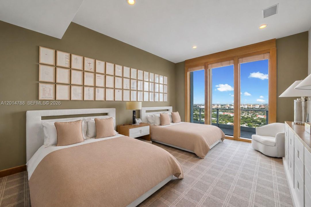 For Sale: $20,900,000 (5 beds, 5 baths, 7061 Square Feet)