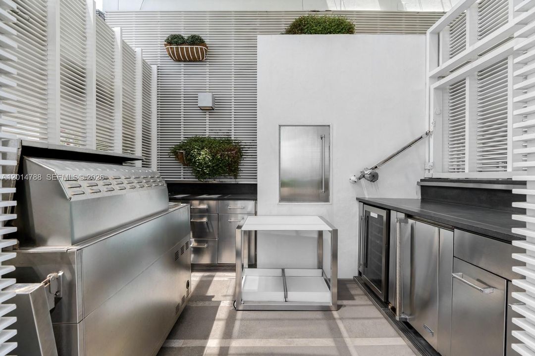 For Sale: $20,900,000 (5 beds, 5 baths, 7061 Square Feet)