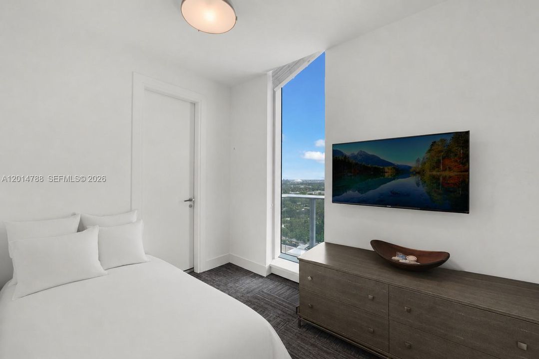 For Sale: $20,900,000 (5 beds, 5 baths, 7061 Square Feet)