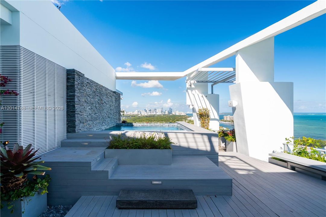 For Sale: $20,900,000 (5 beds, 5 baths, 7061 Square Feet)