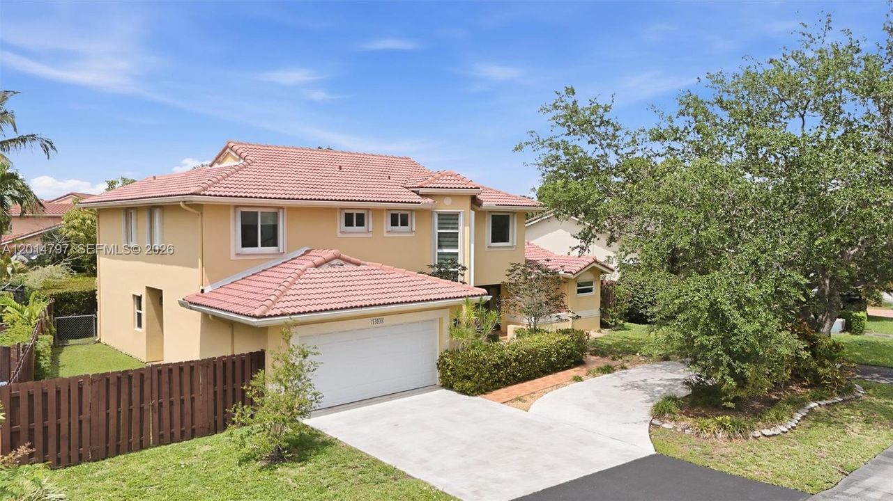 Active With Contract: $849,000 (4 beds, 3 baths, 2529 Square Feet)