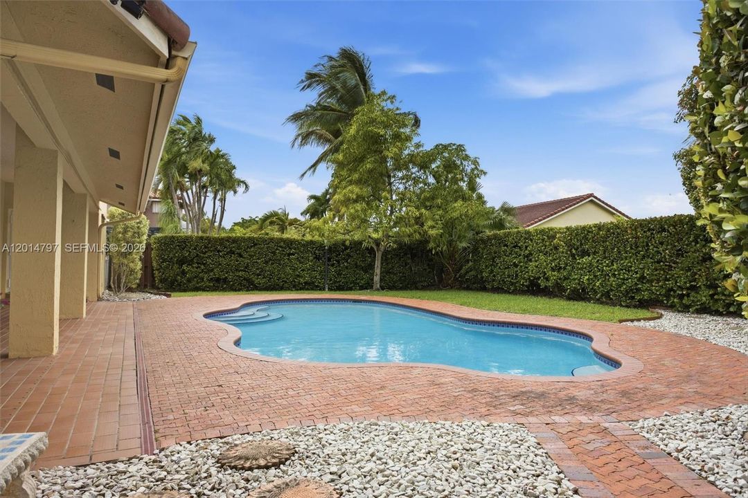 Active With Contract: $849,000 (4 beds, 3 baths, 2529 Square Feet)