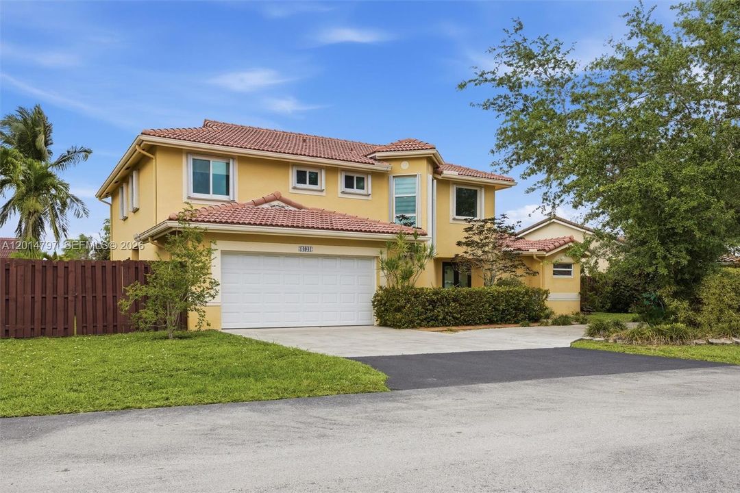 Active With Contract: $849,000 (4 beds, 3 baths, 2529 Square Feet)