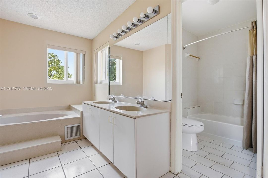 Active With Contract: $849,000 (4 beds, 3 baths, 2529 Square Feet)
