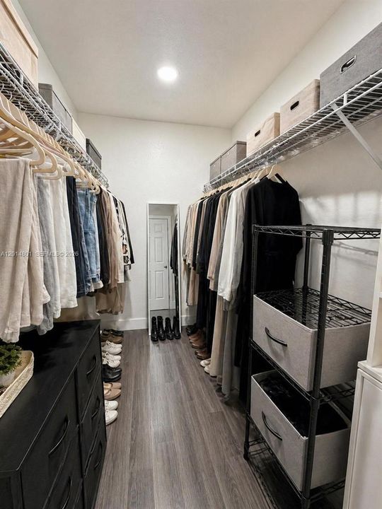 walking closet