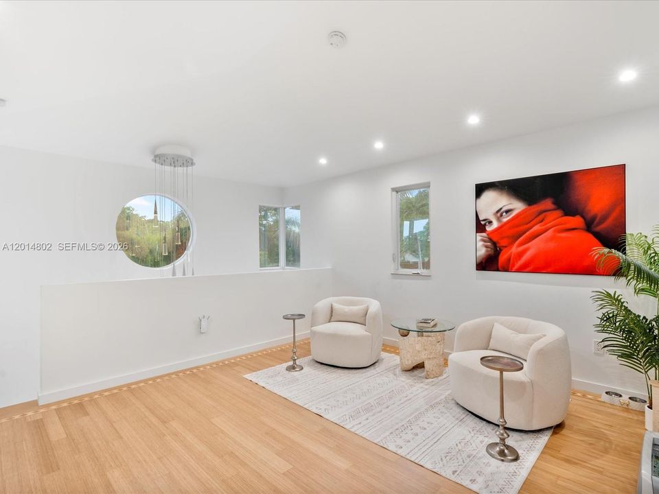 For Rent: $12,500 (5 beds, 4 baths, 3116 Square Feet)