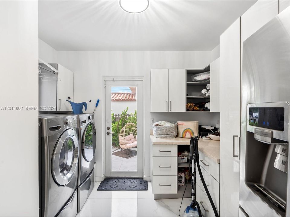 For Rent: $12,500 (5 beds, 4 baths, 3116 Square Feet)