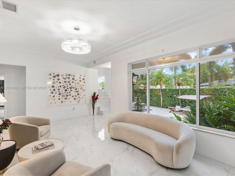 For Rent: $12,500 (5 beds, 4 baths, 3116 Square Feet)