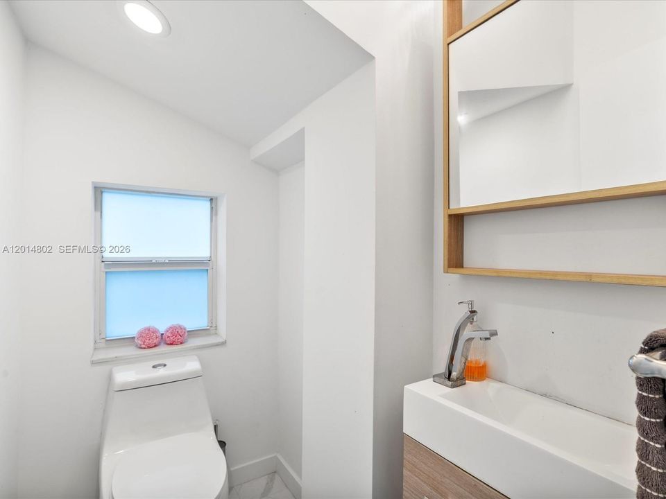 For Rent: $12,500 (5 beds, 4 baths, 3116 Square Feet)