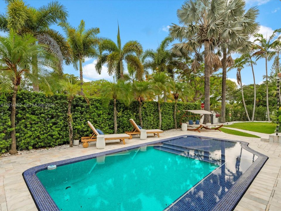 For Rent: $12,500 (5 beds, 4 baths, 3116 Square Feet)