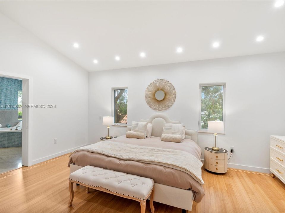 For Rent: $12,500 (5 beds, 4 baths, 3116 Square Feet)