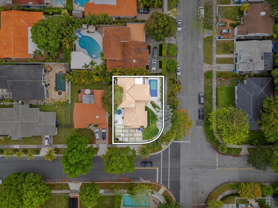 For Rent: $12,500 (5 beds, 4 baths, 3116 Square Feet)