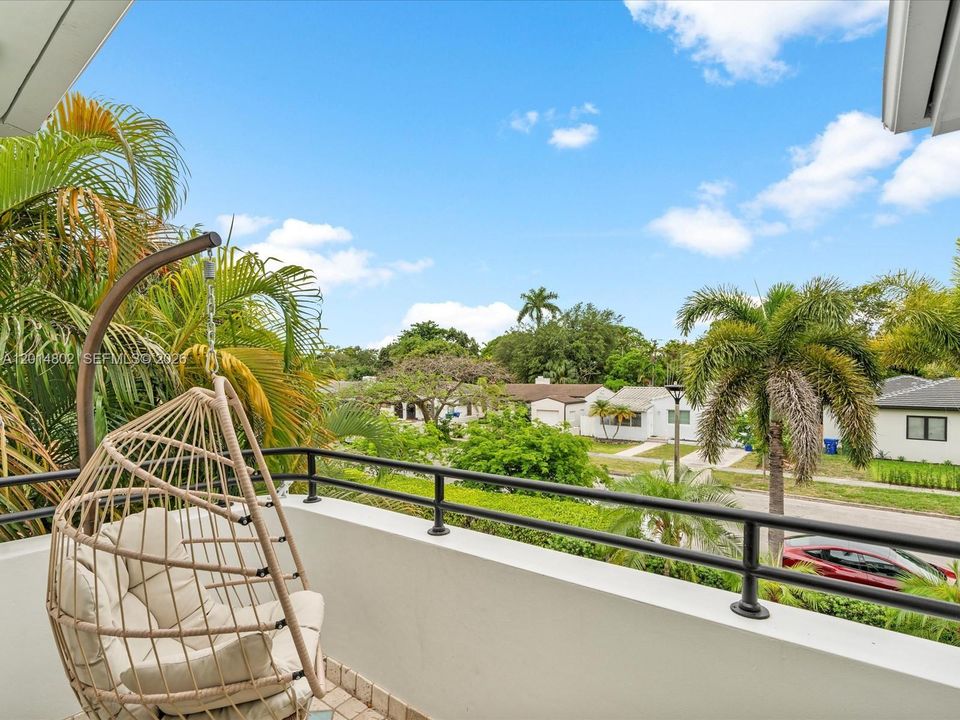 For Rent: $12,500 (5 beds, 4 baths, 3116 Square Feet)