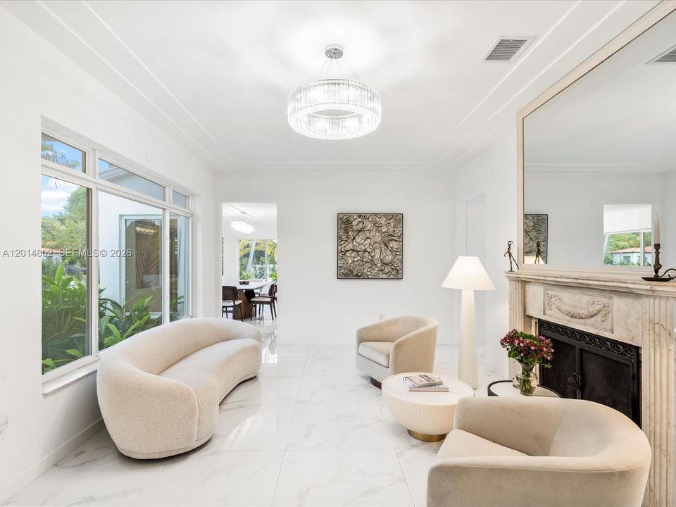 For Rent: $12,500 (5 beds, 4 baths, 3116 Square Feet)