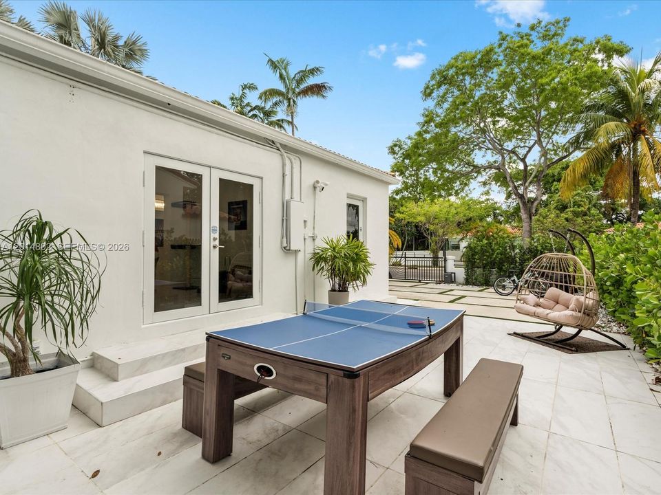 For Rent: $12,500 (5 beds, 4 baths, 3116 Square Feet)