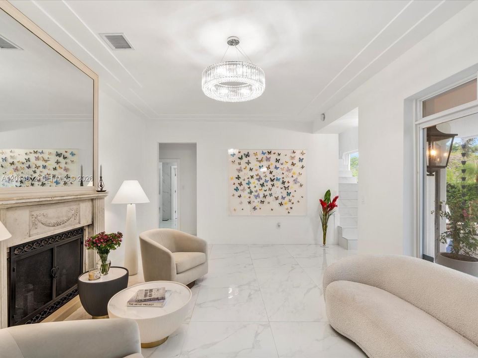 For Rent: $12,500 (5 beds, 4 baths, 3116 Square Feet)