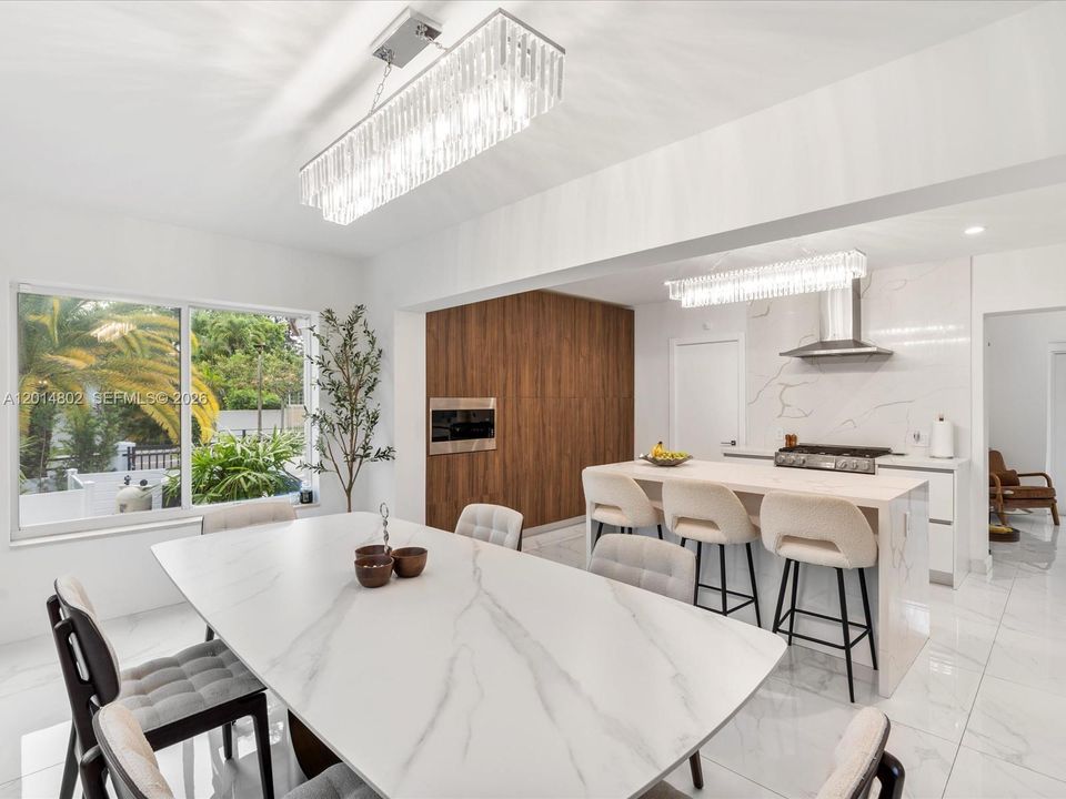 For Rent: $12,500 (5 beds, 4 baths, 3116 Square Feet)