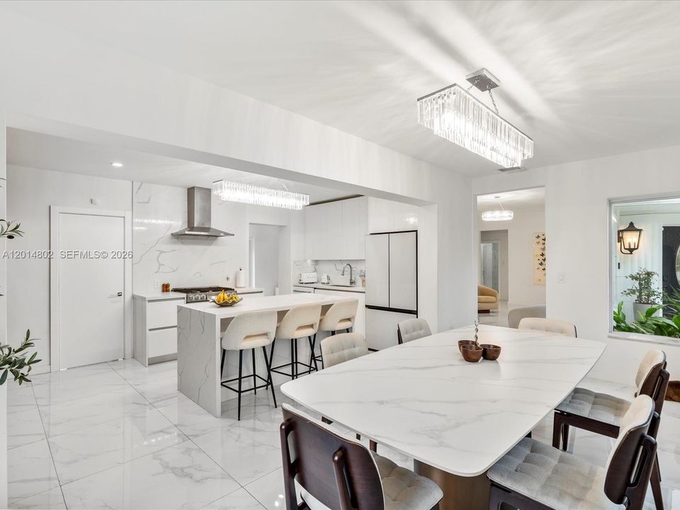 For Rent: $12,500 (5 beds, 4 baths, 3116 Square Feet)
