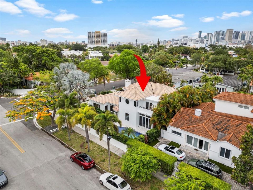 For Rent: $12,500 (5 beds, 4 baths, 3116 Square Feet)