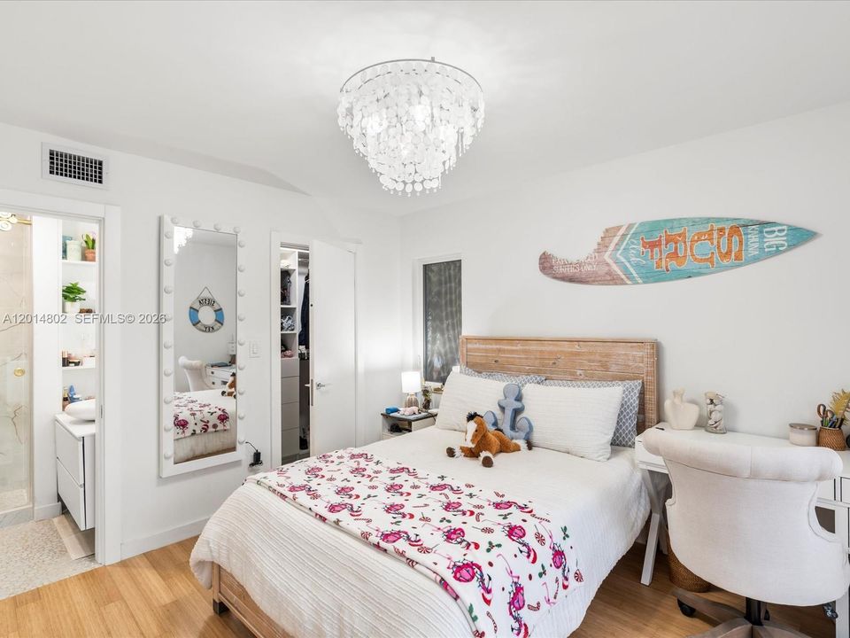 For Rent: $12,500 (5 beds, 4 baths, 3116 Square Feet)
