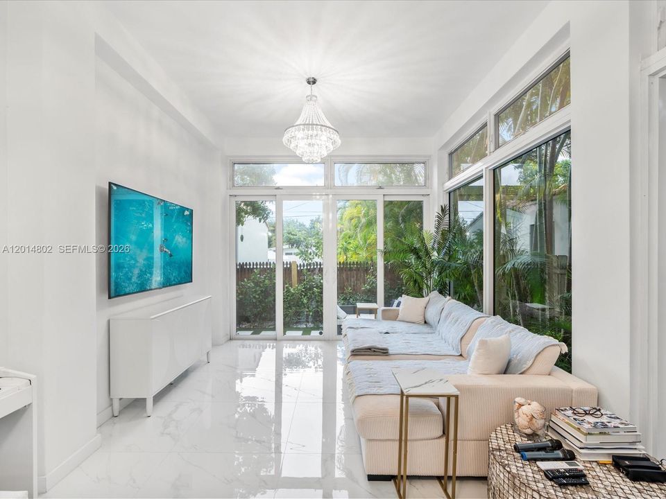 For Rent: $12,500 (5 beds, 4 baths, 3116 Square Feet)