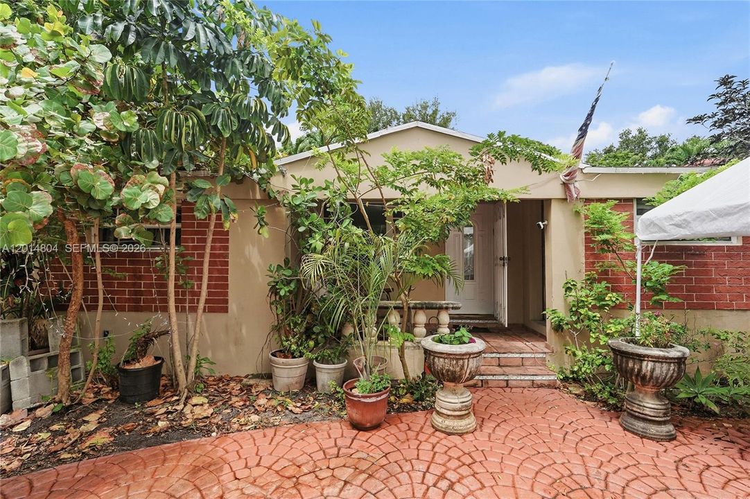 Activo con contrato: $499,999 (2 camas, 1 baños, 1294 Pies cuadrados)