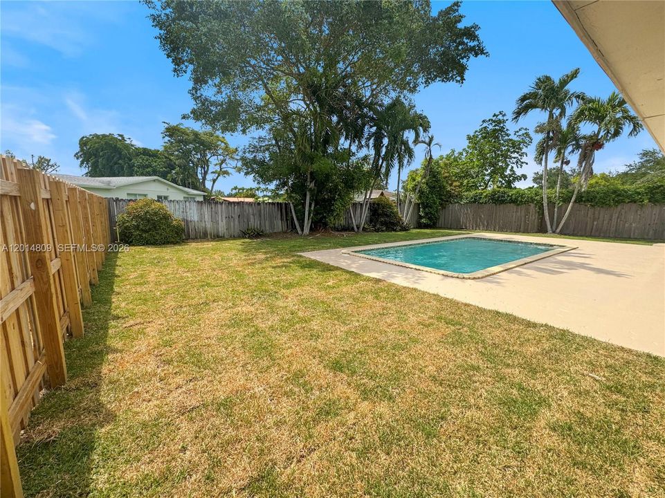 For Sale: $979,900 (3 beds, 2 baths, 2509 Square Feet)