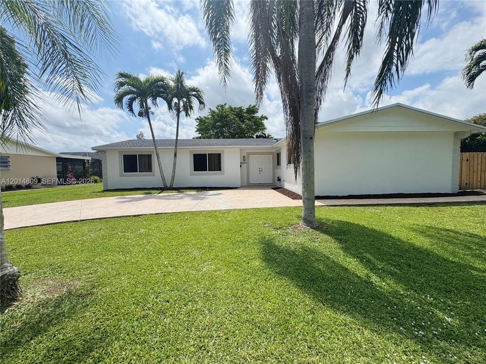 For Sale: $979,900 (3 beds, 2 baths, 2509 Square Feet)